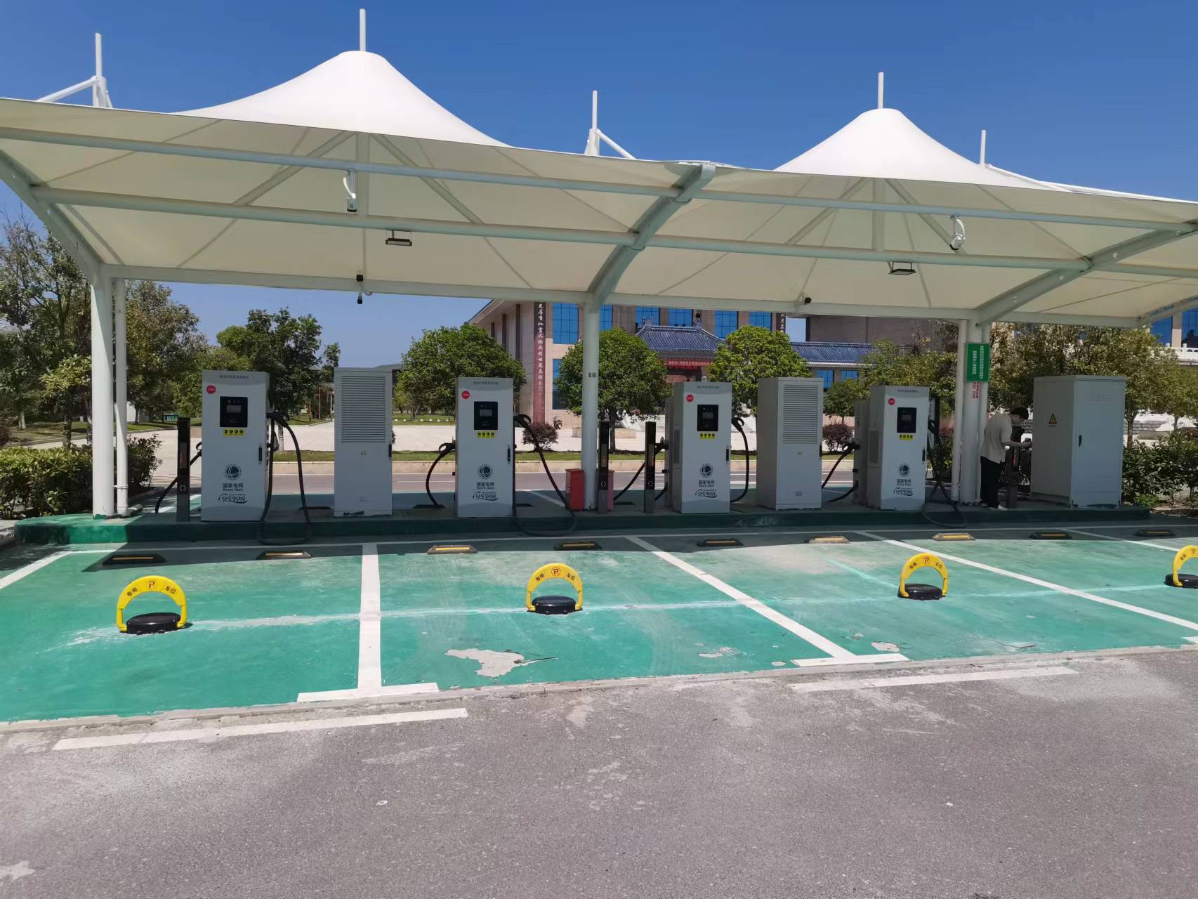 基于車牌識別聯動地鎖的充電車位管控